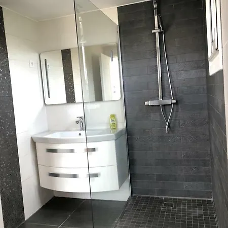 Souvenir بيت للعطل *